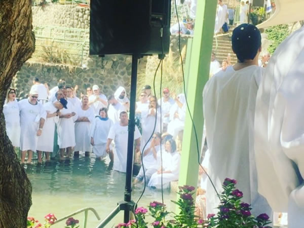 TABERNÁCULOS - Ato Profético do Batismo no Rio Jordão 